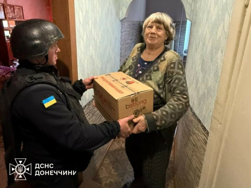 Жителям Миколаївки надали гуманітарну допомогу (фото) - Фото №1
