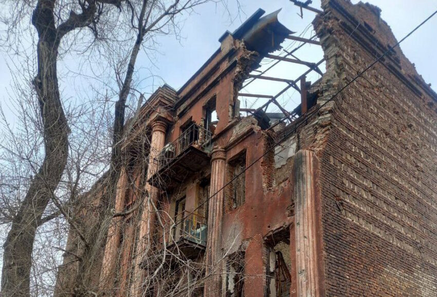 Будуватимуть котеджи: окупанти знесуть історичний будинок у Маріуполі (фото) - Фото №2