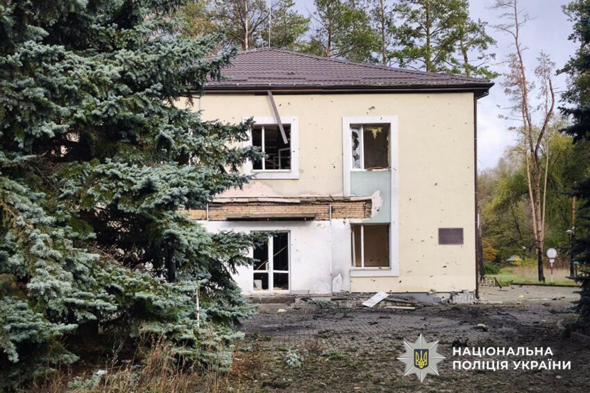 Пошкоджені будинки та об'єкт інфраструктури: ворог атакував Донеччину (фото) - Фото №3