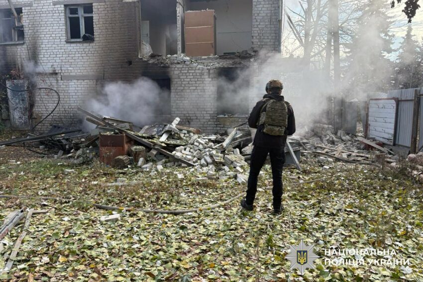 Били з артилерії та атакували дронами: окупанти обстріляли Донеччину (фото) - Фото №4