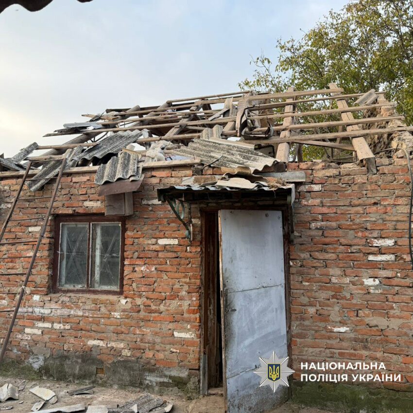 Розбиті будинки та обгорілі авто: через ворожі обстріли Донеччини є загиблі та поранені (фото) - Фото №2