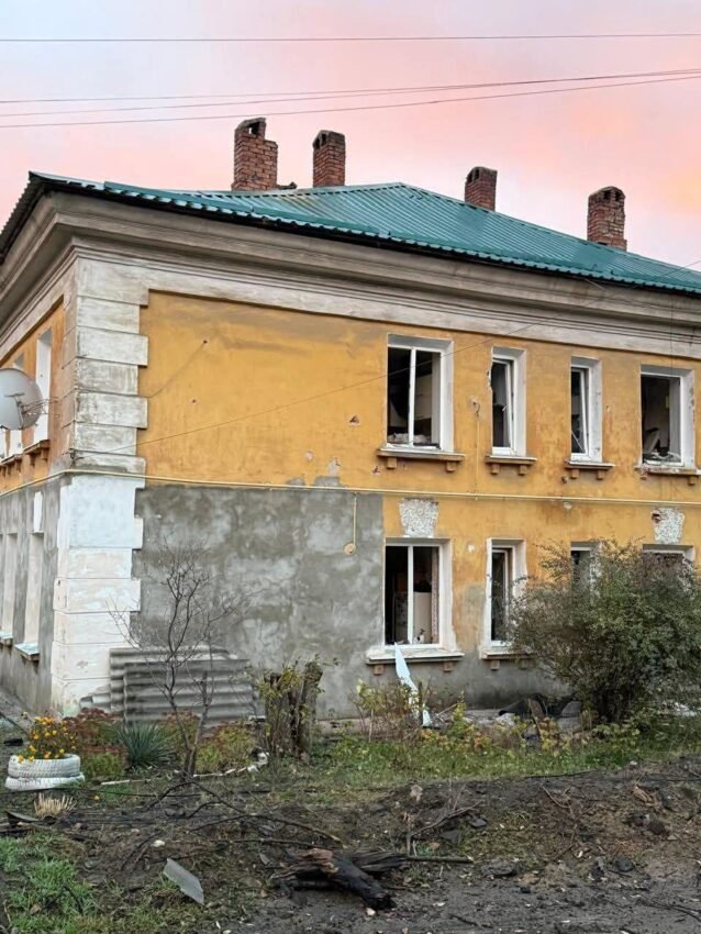 російська армія завдала авіаудару по Слов’янську: пошкоджено житлові будинки та медичний заклад (фото, відео) - Фото №1
