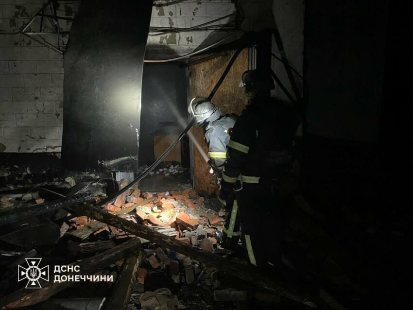 Обстріли Дружківки та Бокового: пожежі в приватному будинку та на підприємстві - Фото №3