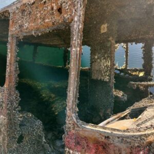 Окупанти викачали воду з Монахівського кар'єру на Донеччині: на поверхні з'явилися затоплені автобуси (фото) - Фото №2