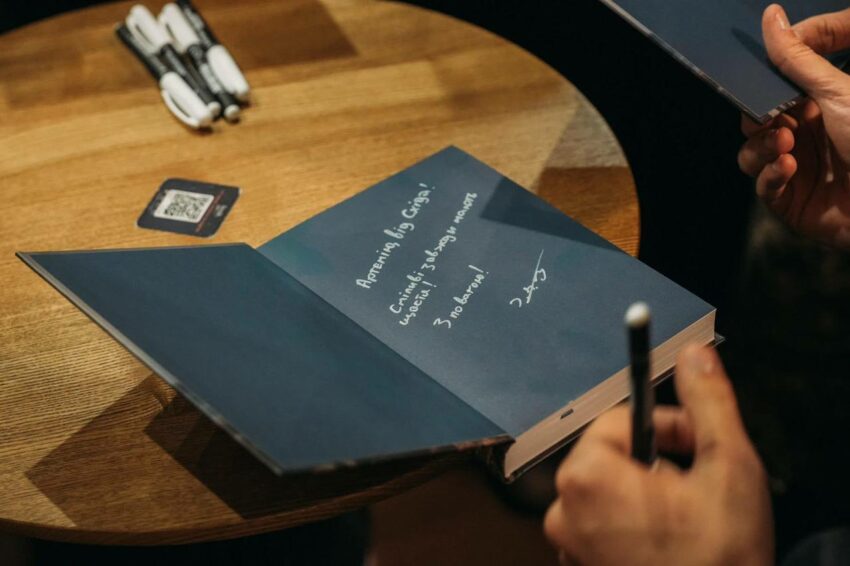 Єдиний, хто зміг вийти із захопленої Азовсталі: книгу спогадів українського захисника презентували у Києві (фото) - Фото №4