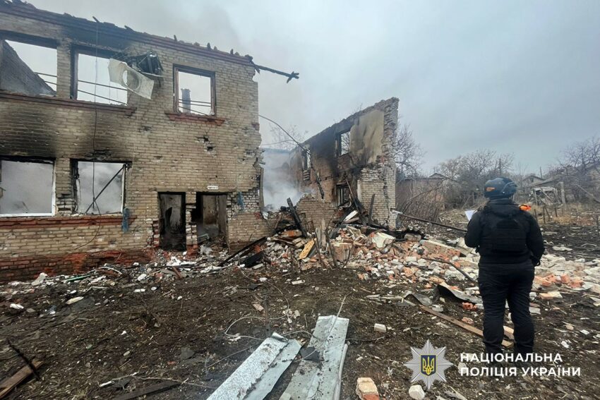 Серед цивільних є загиблі та поранені: протягом доби окупанти обстріляли Донеччину (фото) - Фото №3