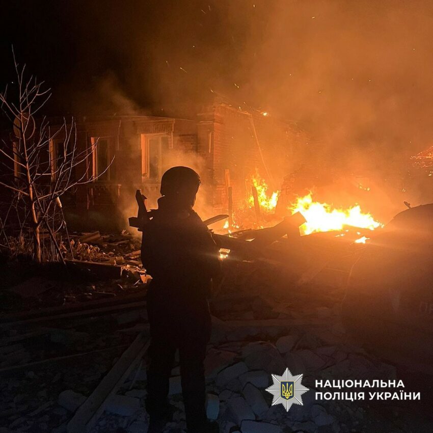 Пошкодили 29 житлових будинків та поранили людей: окупанти протягом доби обстріляли Донеччину (фото) - Фото №4