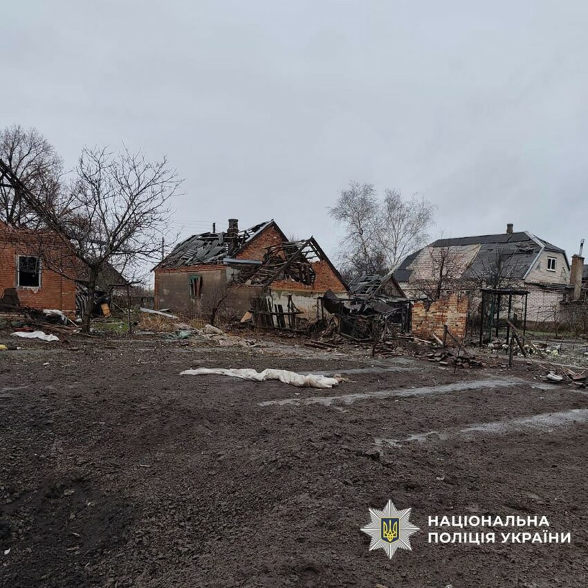 Пошкодили 29 житлових будинків та поранили людей: окупанти протягом доби обстріляли Донеччину (фото) - Фото №3