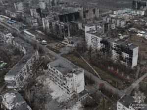 Окупанти стирають з лиця землі Костянтинівку: аеророзвідник показав руїни міста (фото) - Фото №2