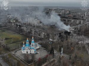 Окупанти стирають з лиця землі Костянтинівку: аеророзвідник показав руїни міста (фото) - Фото №7
