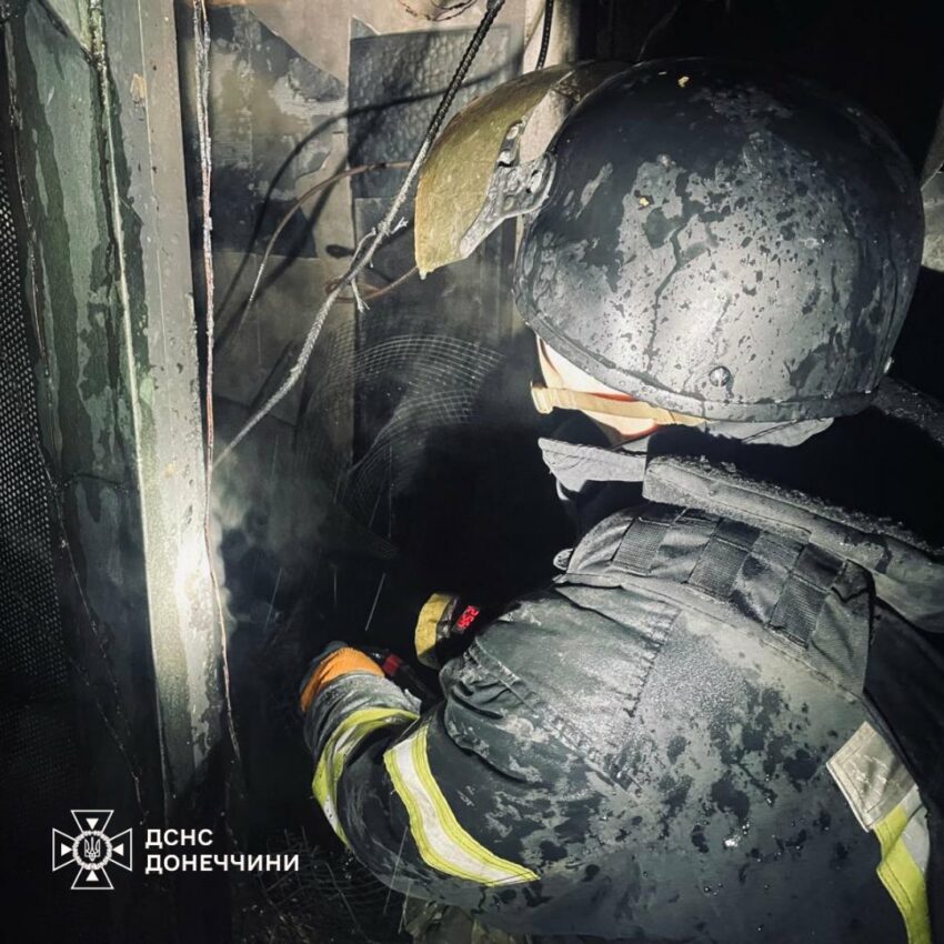 У Краматорську та Слов'янську горіли будинки через ворожі удари (фото) - Фото №4