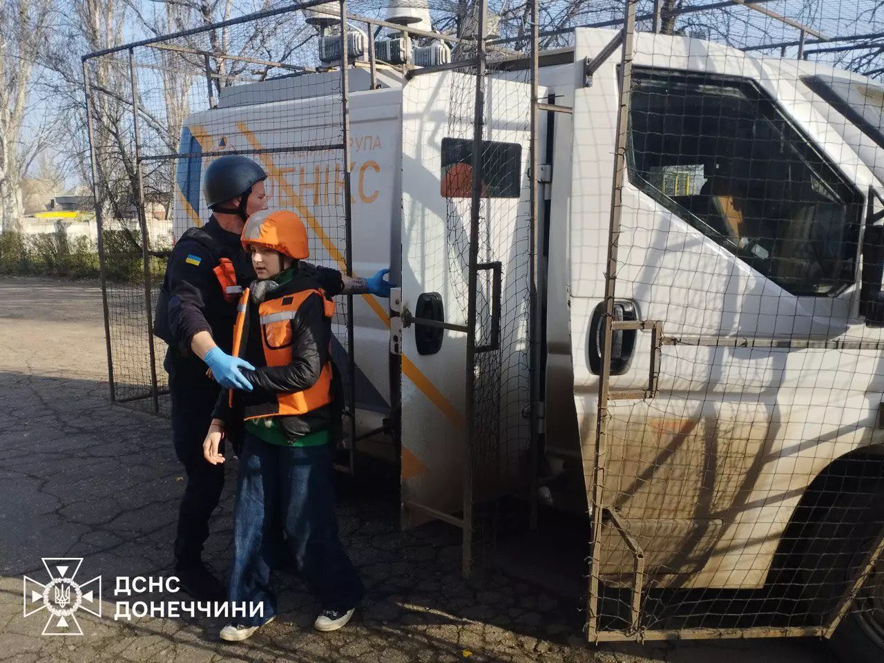 На Донеччині залишається евакуювати понад 400 дітей - Фото №2