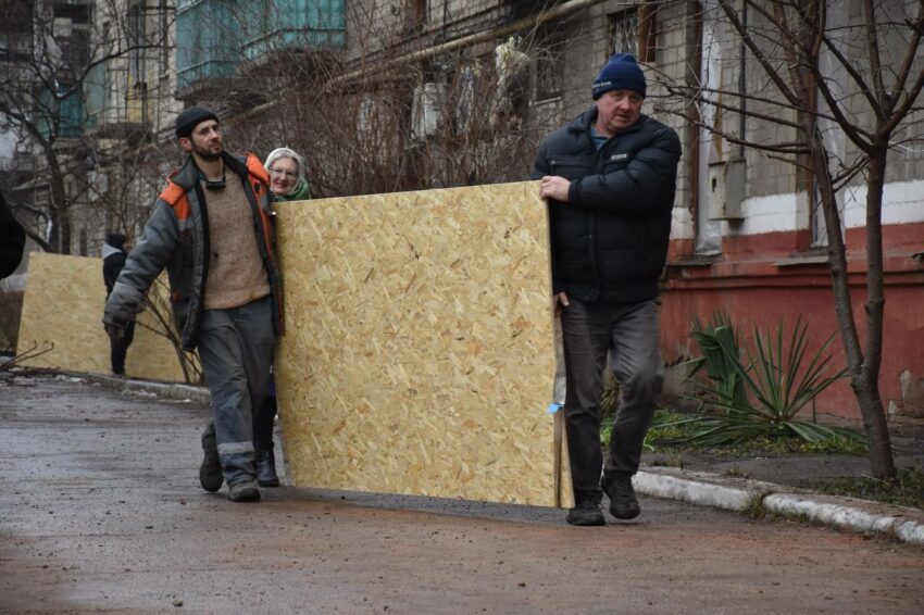 У Краматорську ліквідовують наслідки ворожого удару по житловому будинку (фото) - Фото №2