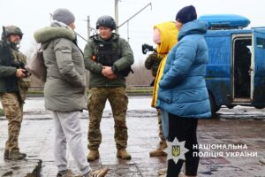 Понад 22 тисячі людей залишаються у Дружківській громаді, серед них 300 дітей - Фото №2