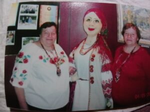 Мистецтво та хобі: як улюблена справа рятує переселенок з Донеччини від розпачу та допомагає армії - Фото №3