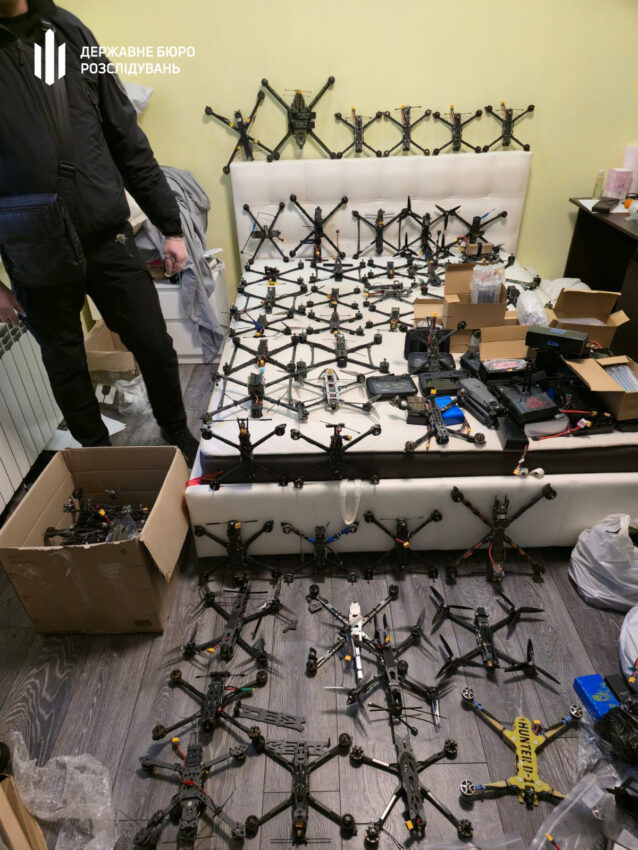 Хотів продати переносний зенітно-ракетний комплекс та кулемети: на Донеччині викрили військовослужбовця на незаконному збуті зброї (фото) - Фото №2