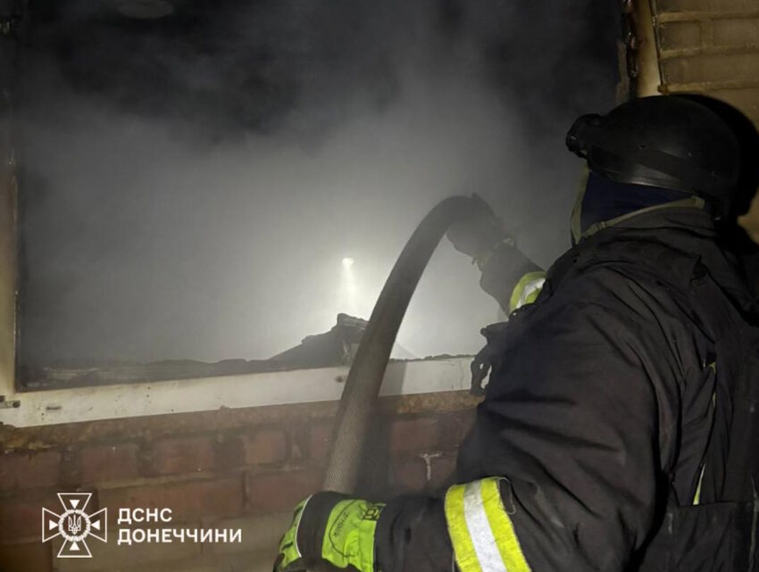 Горіли будівлі та авто: на Донеччині ліквідували чотири пожежі (фото) - Фото №2
