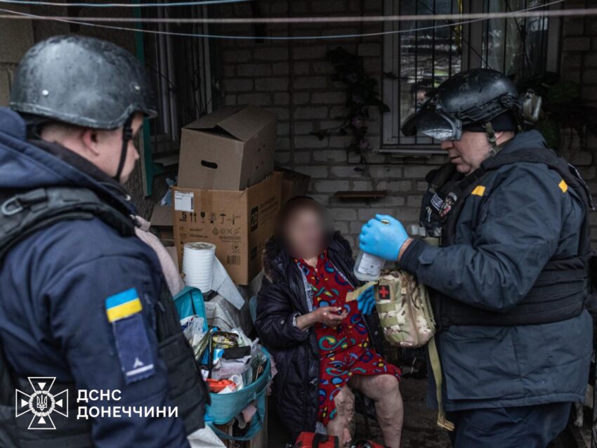 У Дружківці надзвичайники врятували жінку під час пожежі (фото) - Фото №1