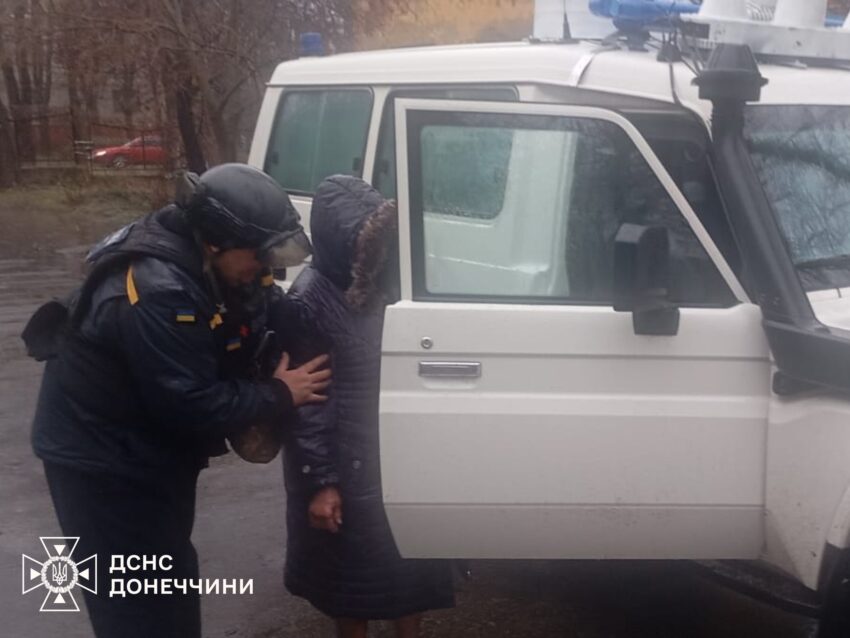 У Дружківці надзвичайники врятували жінку під час пожежі (фото) - Фото №2