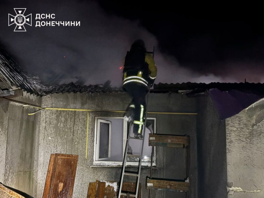 Горіли гаражі: рятувальники на Донеччині ліквідували чотири пожежі (фото) - Фото №2
