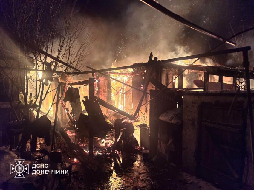На Донеччині ліквідували дві пожежі, одна з них сталася через обстріл (фото) - Фото №2