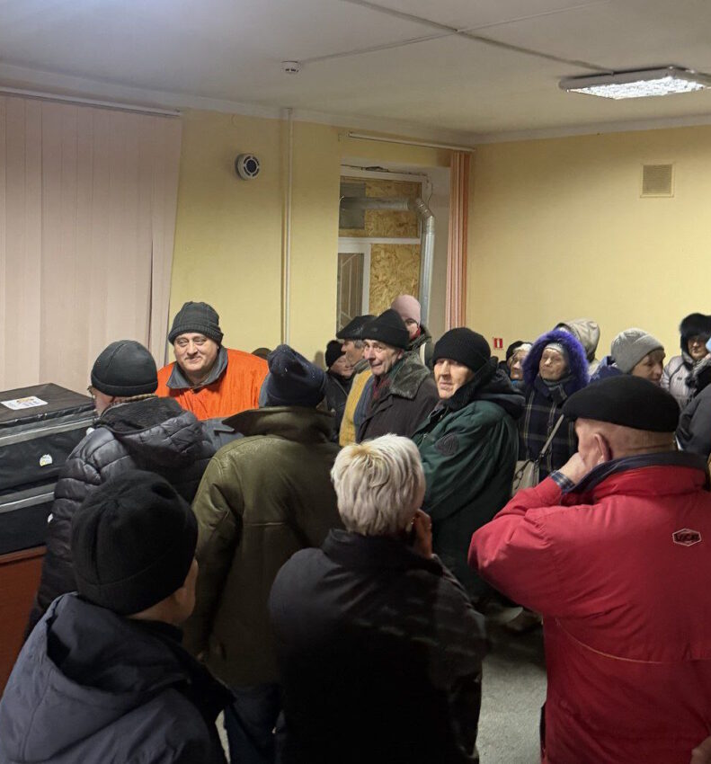 Годують гарячими обідами: на Донеччині діють пункти незламності (фото) - Фото №1