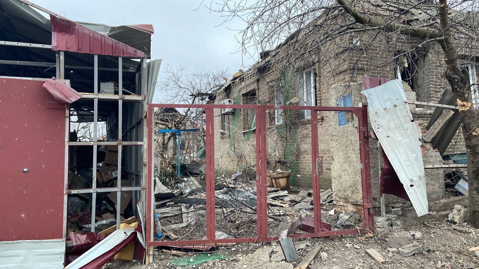 Ворог атакував Краматорськ авіабомбами та реактивною артилерією: є загиблий (фото) - Фото №2