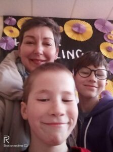 У Кропивницькому велика родина переселенців з покровська прийняла дівчинку з Маріуполя (фото) - Фото №1