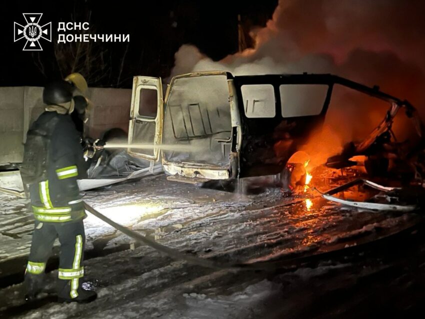 Обстріли Донеччини: надзвичайники загасили пожежі у Краматорську та Дружківці - Фото №2