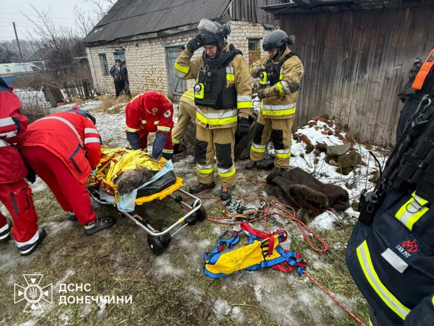 Витягли з 10-метрового колодязя: у Краматорському районі врятували жінку (фото) - Фото №2