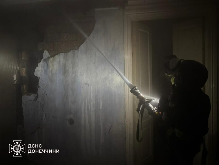 Через ворожу атаку горів автомобіль: на Донеччині загасили чотири пожежі (фото) - Фото №2
