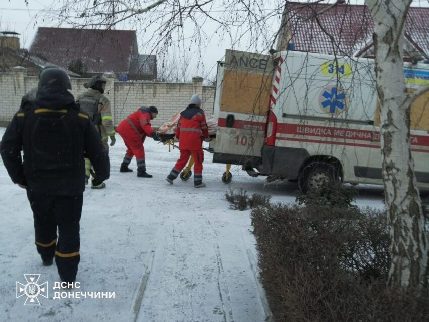 Дістали з-під руїн будинку: у Дружківці врятували жінку (фото) - Фото №2