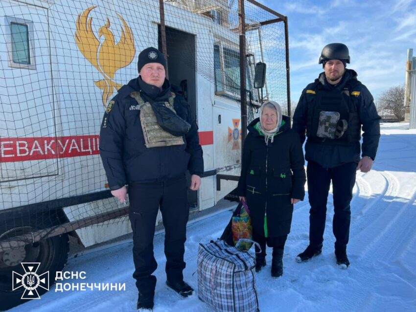 Під загрозою ударів ворога: з Дружківки евакуювали дітей та маломобільних людей (фото) - Фото №2