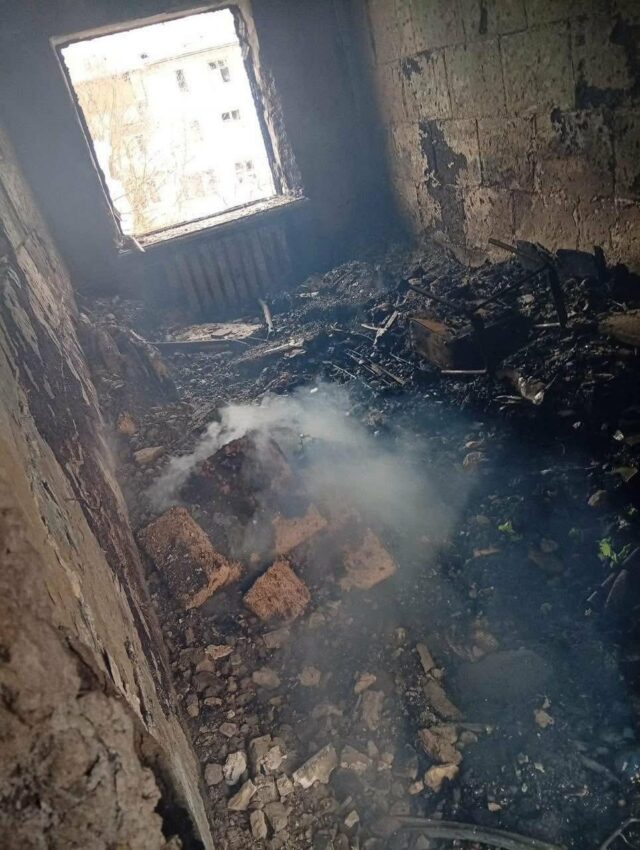 Горіли будинки: окупанти вдарили безпілотниками по Краматорську (фото) - Фото №2
