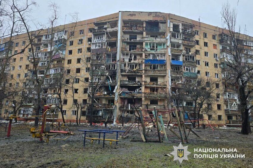 Атакували житлові будинки: окупанти обстріляли Донеччину (фото) - Фото №3