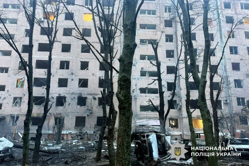 Атакували житлові будинки: окупанти обстріляли Донеччину (фото) - Фото №1