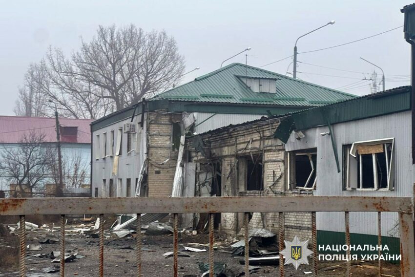 Били бомбами та застосовували дрони: окупанти обстріляли Донеччину (фото) - Фото №2
