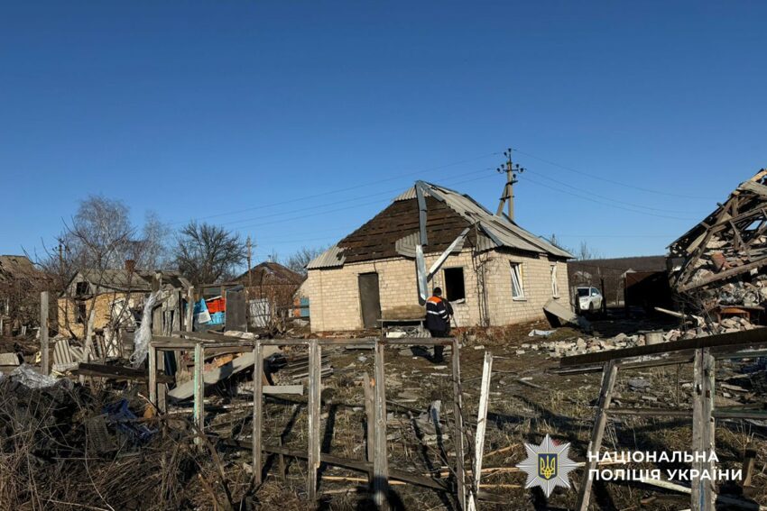 Руйнувань зазнали 37 будинків: росіяни скинули бомби на Слов'янськ (фото) - Фото №2