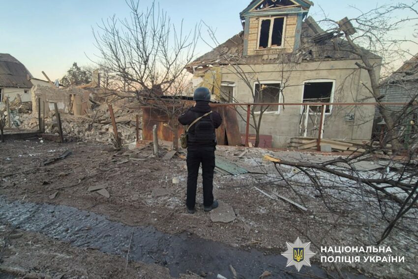 Руйнувань зазнали 37 будинків: росіяни скинули бомби на Слов'янськ (фото) - Фото №4