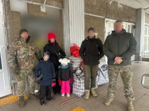 З Дружківської громади за тиждень евакуювали 45 дітей (фото) - Фото №1