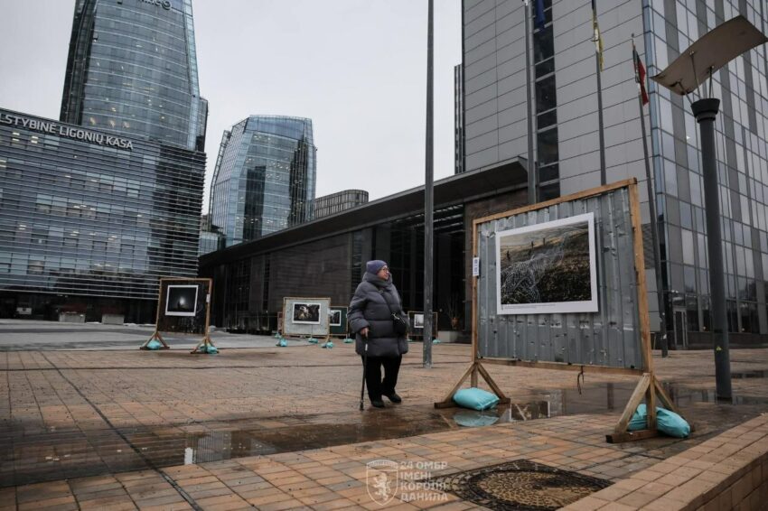 Презентували виставку про війну на Донеччині (фото) - Фото №4
