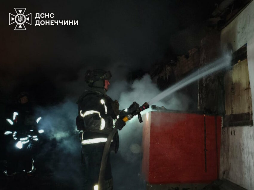 На Донеччині через російські обстріли сталися пожежі у Слов’янську та Дружківці - Фото №1