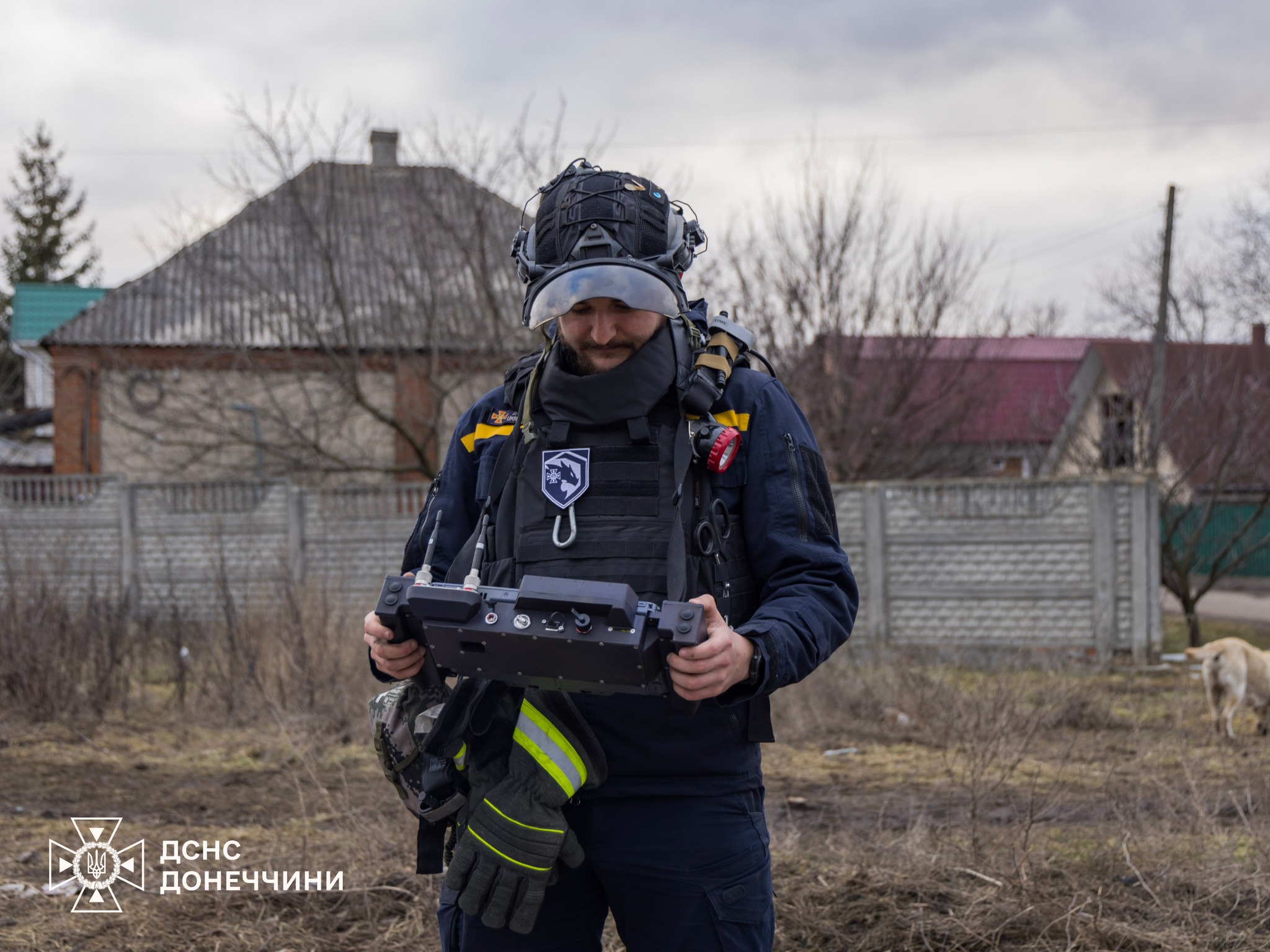 Робот допоміг рятувальникам загасити пожежу у Слов'янську (фото/відео) - Фото №2