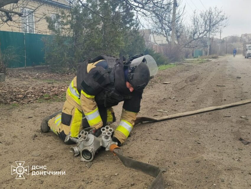 Удар росіян по Дружківці: одна людина загинула, ще одна дістала поранення (фото) - Фото №1