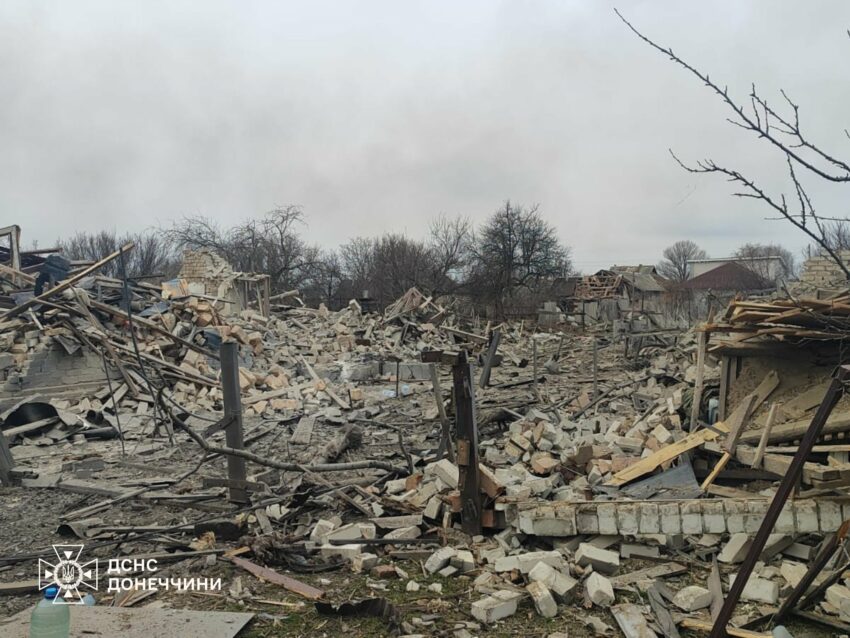 Удар росіян по Дружківці: одна людина загинула, ще одна дістала поранення (фото) - Фото №3