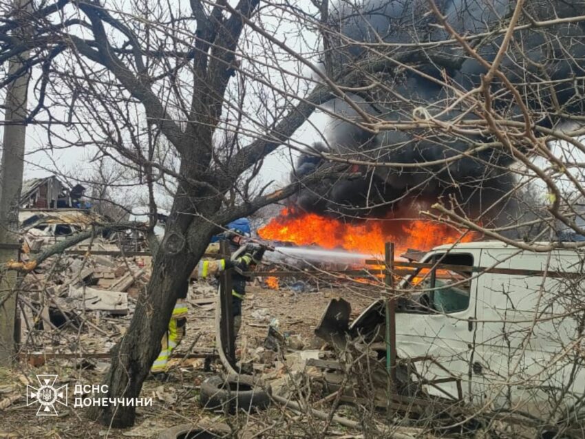 Удар росіян по Дружківці: одна людина загинула, ще одна дістала поранення (фото) - Фото №4