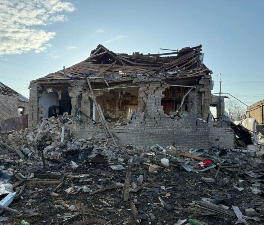 Окупанти атакували Краматорськ: є руйнування житлових будинків (фото) - Фото №1
