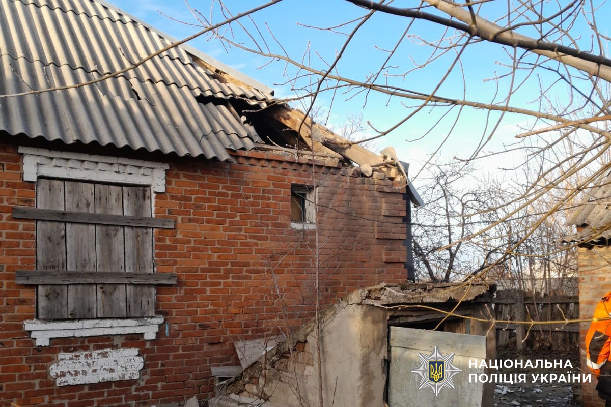 Окупанти атакували 10 населених пунктів Донеччини: вбили три людини, ще п'ять поранили (фото) - Фото №1