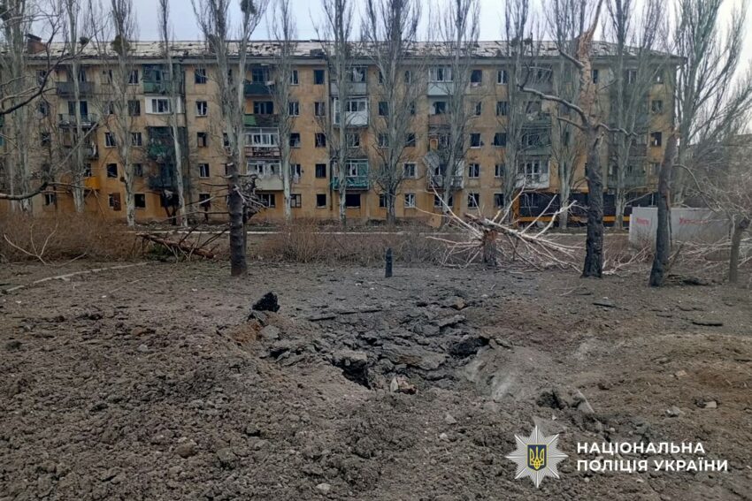Пошкодили 20 житлових будинків: росіяни атакували Донеччину (фото) - Фото №1