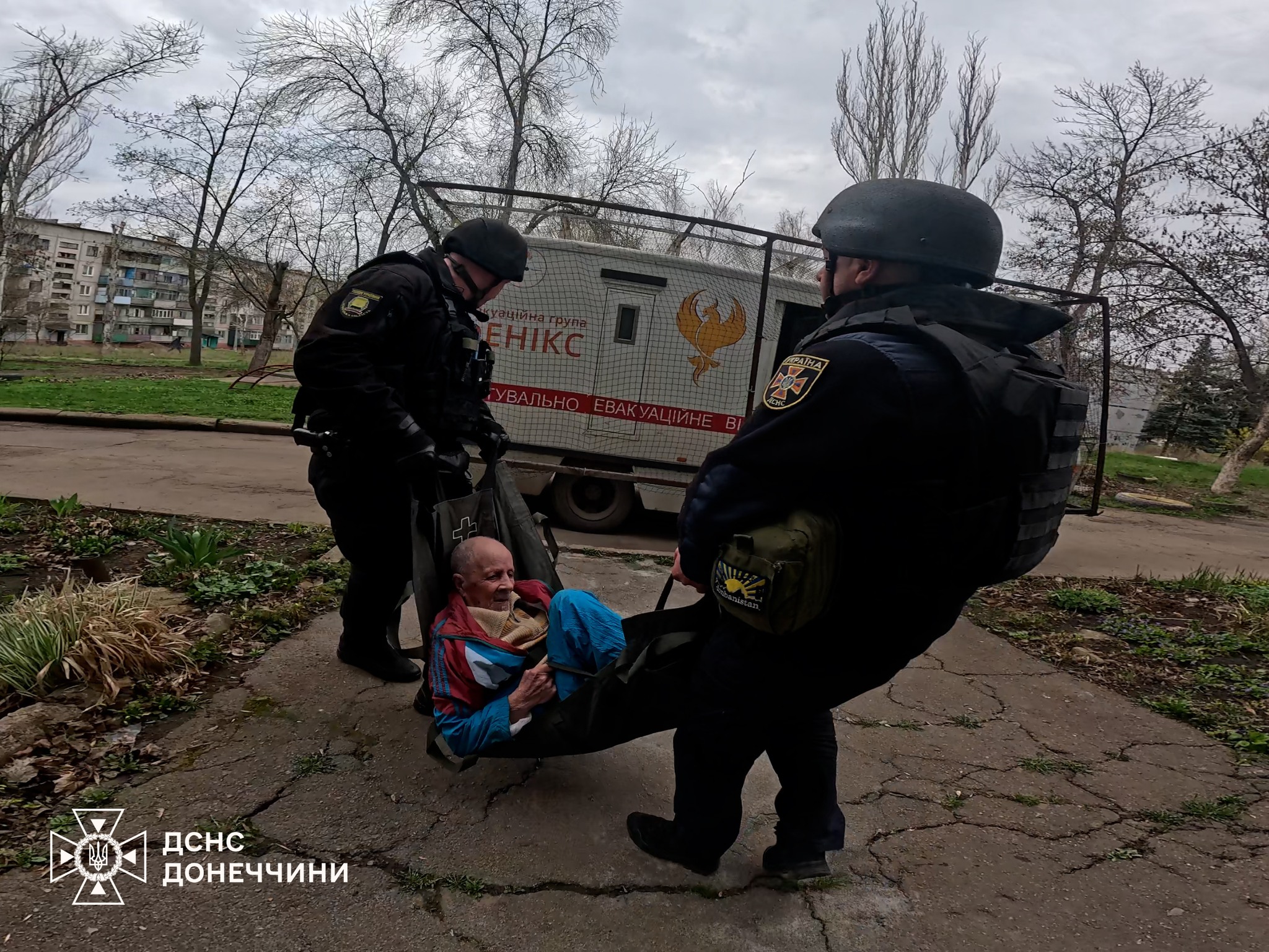 Лінія фронту поруч: із Дружківки евакуювали маломобільних жителів - Фото №1